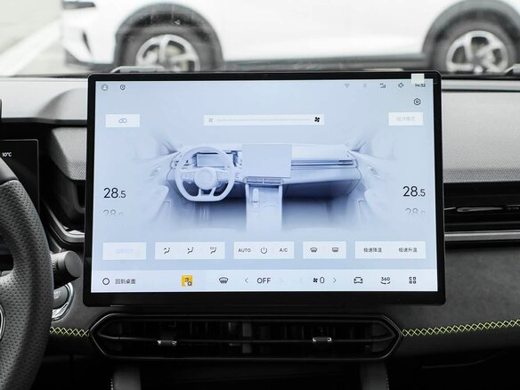 2026 Lynk & Co 03 I Рестайлинг 2, чёрный, 2390000 рублей - вид 11