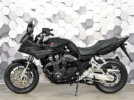 2025 Honda CB 1300, чёрный, 1699000 рублей, вид 4