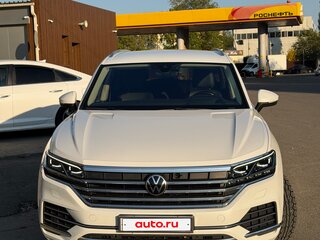 2021 Volkswagen Touareg III, белый, 5668100 рублей, вид 1