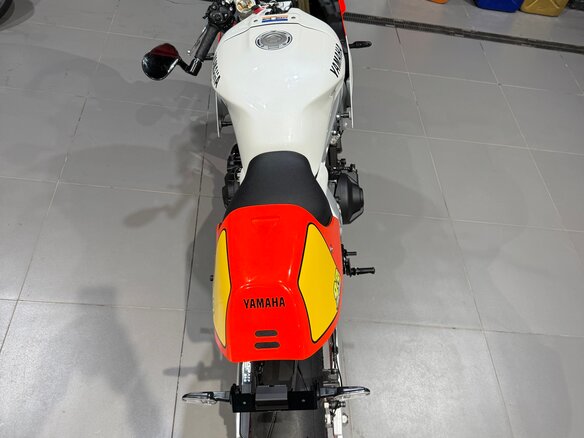 2024 Yamaha XSR900, красный, 985000 рублей - вид 10