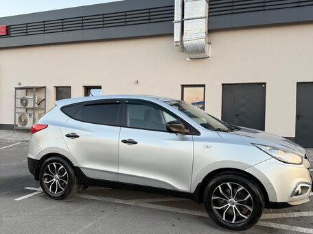 2011 Hyundai ix35 I, серебристый, 895000 рублей, вид 3