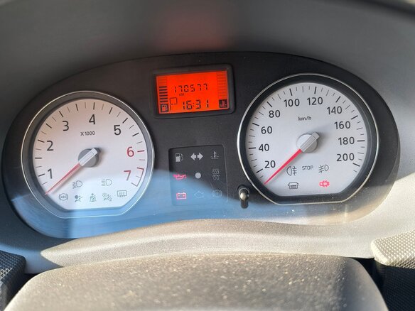 2011 Renault Logan I Рестайлинг, красный, 350000 рублей - вид 9