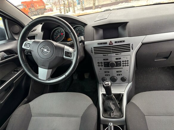 2010 Opel Astra GTC H Рестайлинг, чёрный, 535000 рублей - вид 7