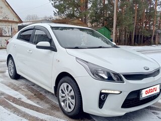 2017 Kia Rio IV, белый, 1200000 рублей, вид 3