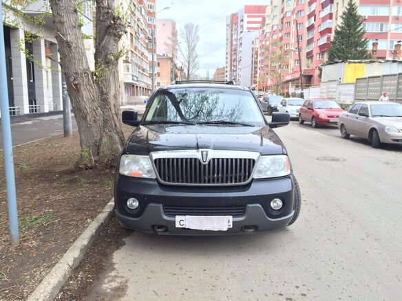 2002 Lincoln Navigator 6-speed II, чёрный - вид 1
