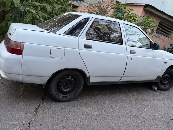 1998 Lada (ВАЗ) 2110, белый, 65000 рублей - вид 1
