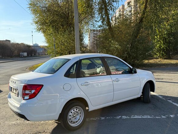 2026 Lada (ВАЗ) Granta I Рестайлинг, белый, 987000 рублей - вид 12
