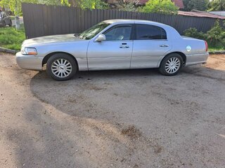2003 Lincoln Town Car III Рестайлинг, серебристый, 1700000 рублей, вид 5