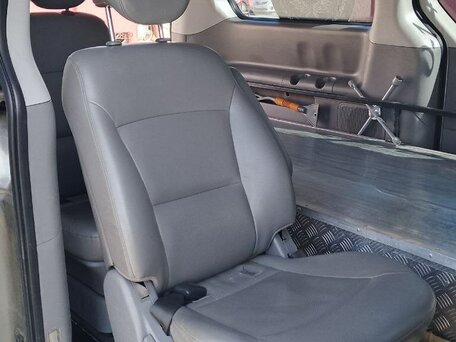 2013 Hyundai Grand Starex, серебристый, 1300000 рублей, вид 2