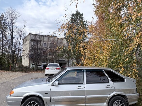 2005 Lada (ВАЗ) 2114, серебристый, 120000 рублей - вид 2