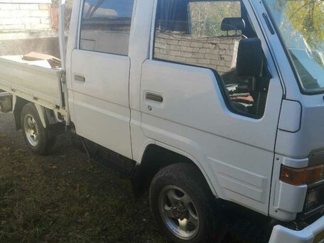 1994 Toyota HiAce, белый, 1350000 рублей, вид 1