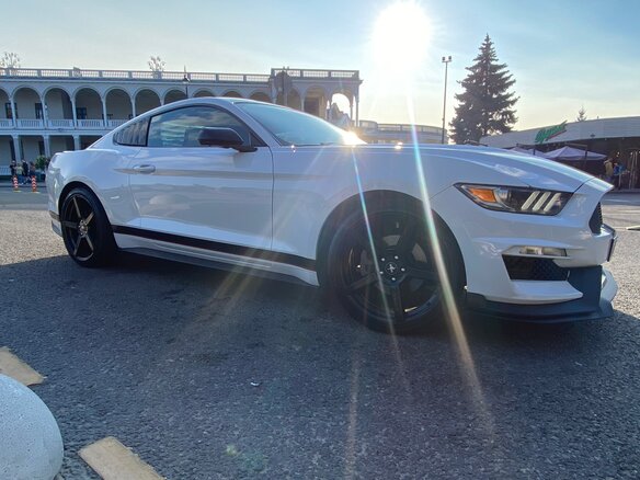 2015 Ford Mustang VI, белый, 2270000 рублей - вид 3