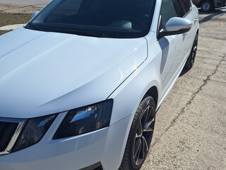 2020 Skoda Octavia III (A7) Рестайлинг, белый, 2050000 рублей, вид 1