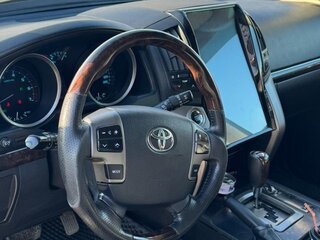 2008 Toyota Land Cruiser 200 Series, чёрный, 4000000 рублей, вид 4