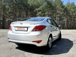 2014 Hyundai Solaris I Рестайлинг, серебристый, 950000 рублей, вид 3