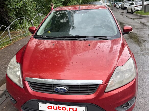 2008 Ford Focus II Рестайлинг, красный, 460000 рублей - вид 2