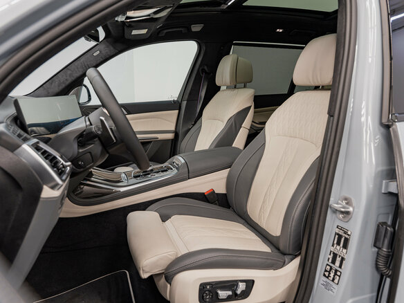 2026 BMW X7 40d I (G07) Рестайлинг, серый, 18990000 рублей - вид 16