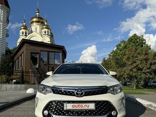 2015 Toyota Camry VII (XV50) Рестайлинг, белый, 1600000 рублей, вид 2