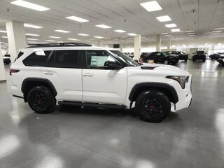2025 Toyota Sequoia III, белый, 16970089 рублей, вид 2