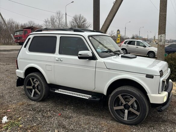 2016 Lada (ВАЗ) 2121 (4x4) Urban I Рестайлинг, белый, 1050000 рублей - вид 6