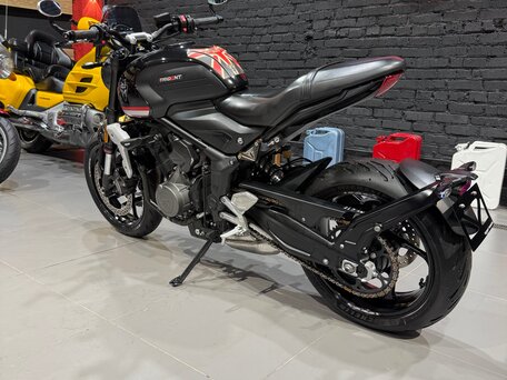 2021 Triumph Trident 660, чёрный, 785000 рублей, вид 3