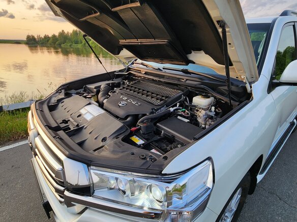 2015 Toyota Land Cruiser 200 Series Рестайлинг 2, белый - вид 14