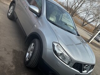 2010 Nissan Qashqai I Рестайлинг, серебристый, 850000 рублей, вид 1