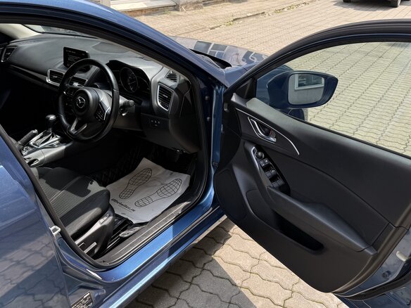 2017 Mazda Axela III Рестайлинг, синий, 1290000 рублей - вид 17