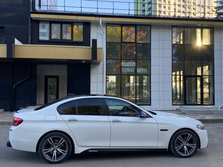 2013 BMW 5 серии 525d xDrive VI (F10/F11/F07) Рестайлинг, белый, 1900000 рублей, вид 5
