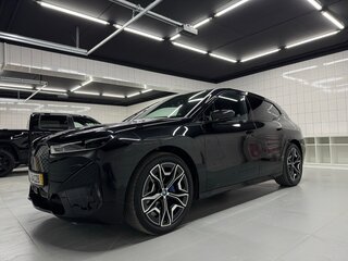 2022 BMW iX xDrive50 I (I20), чёрный, 9100000 рублей, вид 3