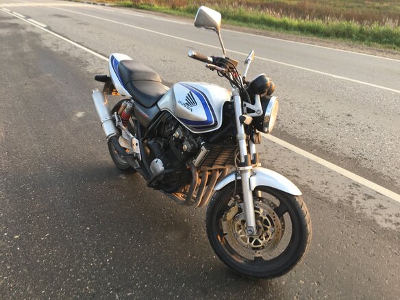 2002 Honda CB 400 Super Four, серебристый - вид 1