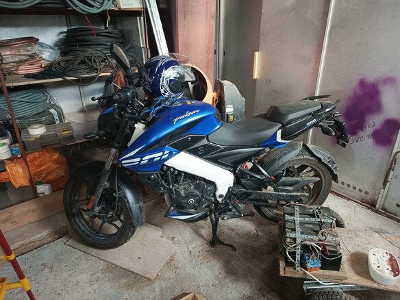 2022 Bajaj Pulsar NS 200, синий, 280000 рублей - вид 3