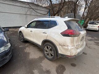2020 Nissan X-Trail III Рестайлинг, белый, 2300000 рублей, вид 3