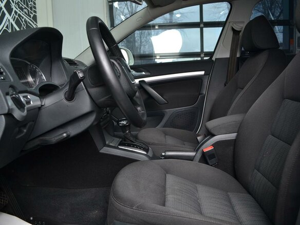 2011 Skoda Octavia II (A5) Рестайлинг, белый - вид 7