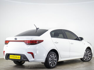 2018 Kia Rio IV, белый, 1069000 рублей, вид 4