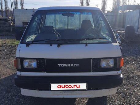 1995 Toyota TownAce, белый, 650000 рублей, вид 3