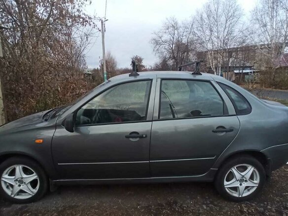 2011 Lada (ВАЗ) Kalina I, серый, 300000 рублей - вид 2