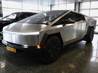 Tesla Cybertruck All-wheel Drive
