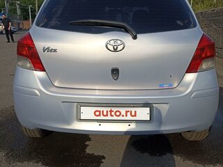 2010 Toyota Vitz II (XP90), серебристый, 870000 рублей, вид 5