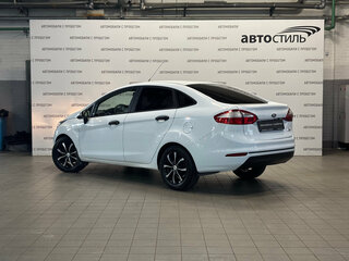 2016 Ford Fiesta Mk6 Рестайлинг, белый, 519000 рублей, вид 3