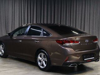 2017 Hyundai Sonata VII (LF) Рестайлинг, коричневый, 1499000 рублей, вид 4
