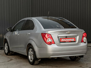 2013 Chevrolet Aveo II, серебристый, 620000 рублей, вид 4