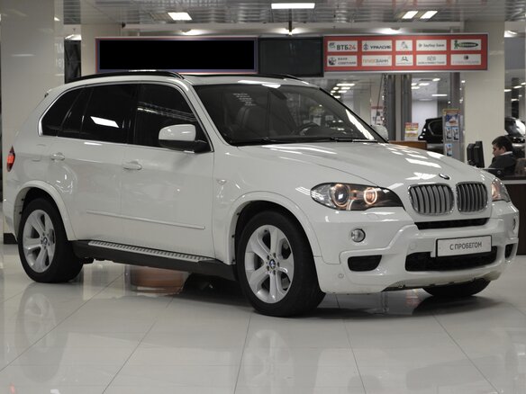 2008 BMW X5 4.8i II (E70), белый - вид 1