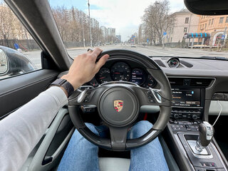 2014 Porsche 911 Carrera 4S VII (991), серый, 8950000 рублей, вид 5