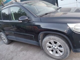 2011 Volkswagen Tiguan I, чёрный, 1399000 рублей, вид 3