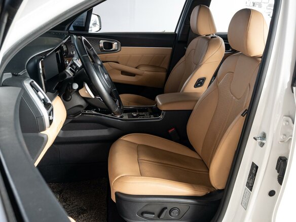 2021 Kia Sorento IV, белый - вид 9