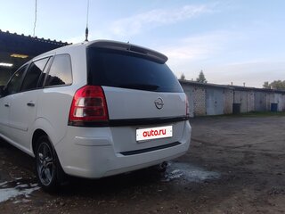 2014 Opel Zafira B Рестайлинг, белый, 990000 рублей, вид 4