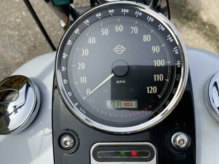 2017 Harley-Davidson Fat Bob, серый, 1600000 рублей, вид 3