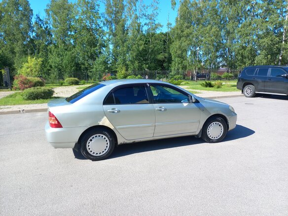 2005 Toyota Corolla IX (E120, E130) Рестайлинг, серебристый, 500000 рублей - вид 2