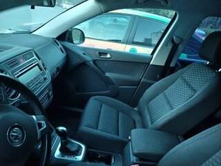 2011 Volkswagen Tiguan I, чёрный, 1399000 рублей, вид 4
